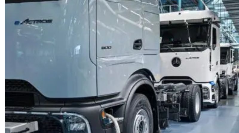 Mercedes-Benz eActros 600 vid fabriken i Wörth – en symbol för framtidens utsläppsfria transporter.