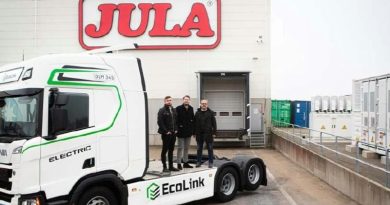 Jula Logistics ellastbil från Scania som en del av deras satsning på fossilfria transporter och hållbar elinfrastruktur.