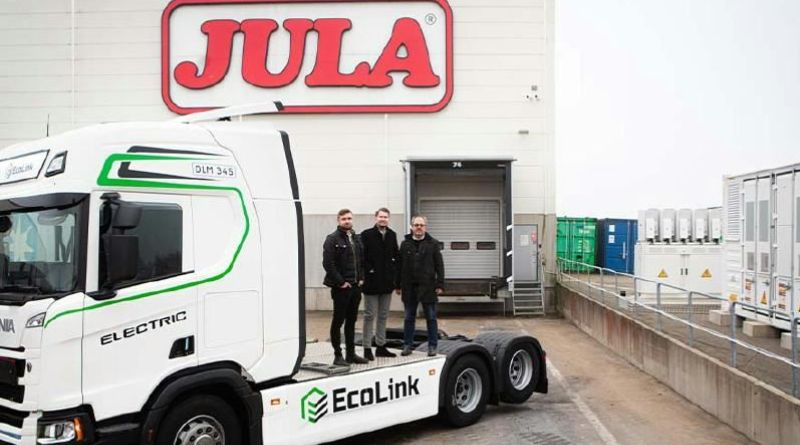 Jula Logistics ellastbil från Scania som en del av deras satsning på fossilfria transporter och hållbar elinfrastruktur.