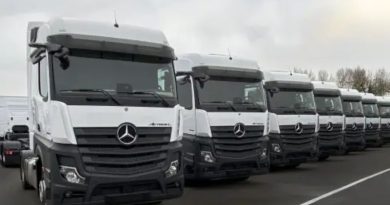 Mercedes-Benz Actros-lastbilar överlämnas till Finéjas Group som största ordern 2024.